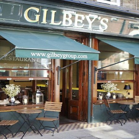 Gilbey'S Bar, Restaurant & Townhouse Bed and Breakfast Windsor Exteriör bild