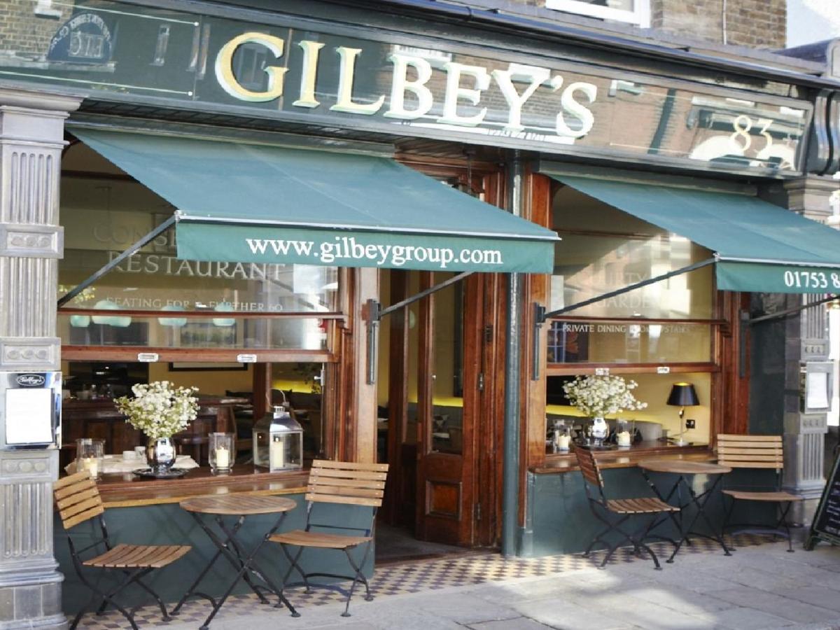 Gilbey'S Bar, Restaurant & Townhouse Bed and Breakfast Windsor Exteriör bild